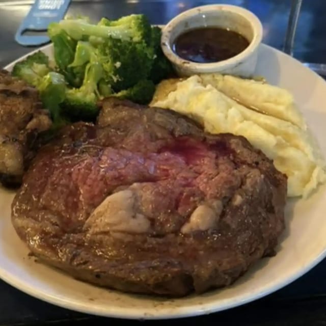 Prime Rib Au Jus (Friday's Only).
